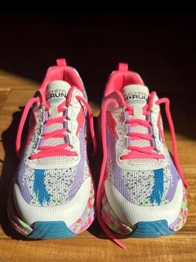 Skechers Go Run max cushioning